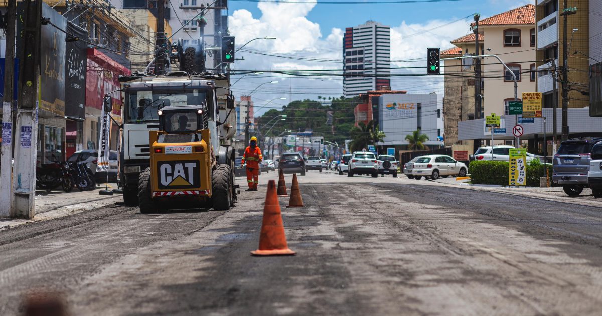 Prefeito De Macei Jhc Vistoria Obras De Recapeamento Na Avenida Jo O