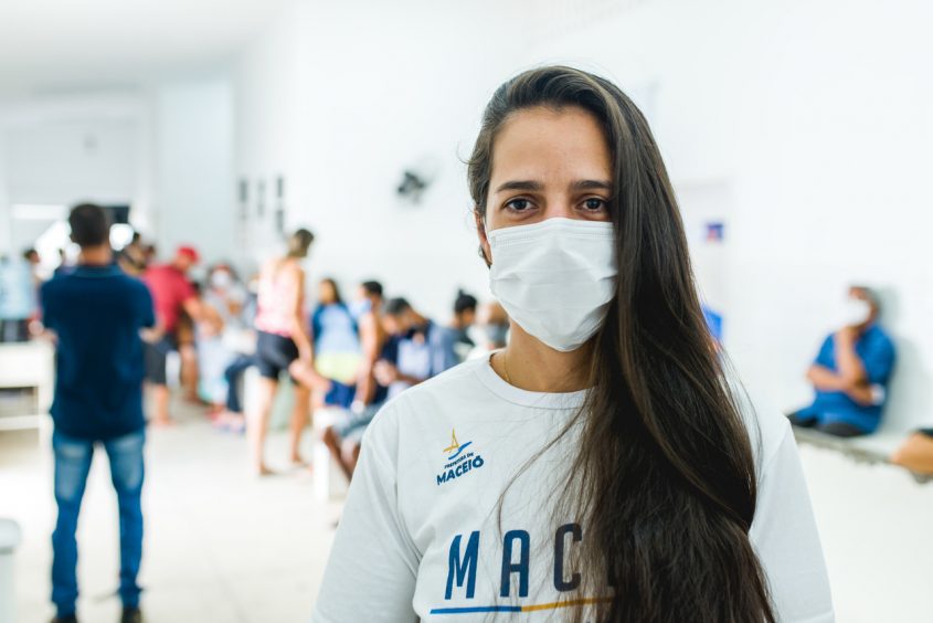 Enfermeira da Gerência de Imunização, Camila Peixoto. Foto: Gabriel Moreira/Secom Maceió