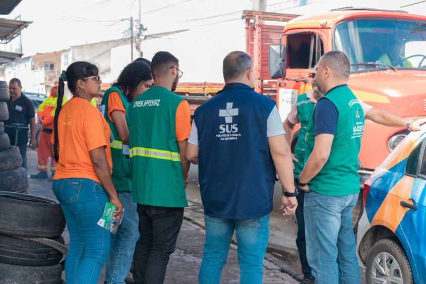 Ação visa diminuir criadouros do Aedes aegypti. Foto: Victor Vercant/Secom Maceió