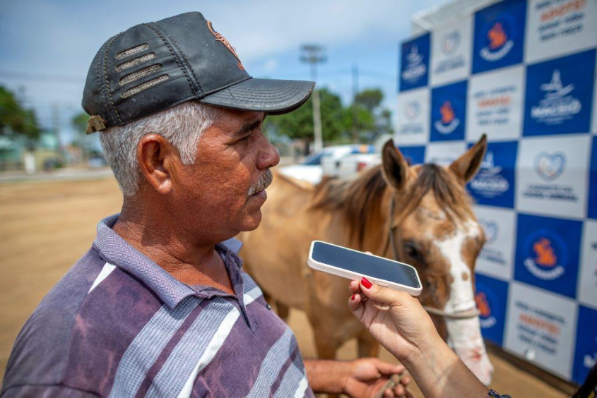 José Ferreira trabalha como carroceiro há mais de 20 anos. Foto: Alisson Frazão/Secom Maceió