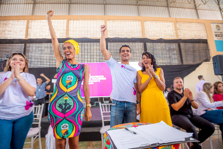 Prefeito JHC inovou com programas e ações voltados à autonomia e acolhimento da mulher. Foto: Itawi Albuquerque/Secom Maceió