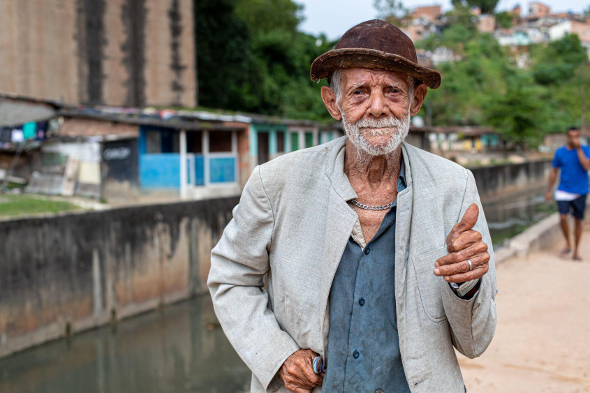 Seu Joaquim tem 108 anos e é o morador mais antigo do Reginaldo. Foto: Célio Junior/Arquivo Secom Maceió