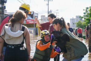 Cidades - catástrofes - Resgate de animais em Canoas (RS) após enchente. Ação foi realizada pela Secretaria do Meio Ambiente e Infraestrutura e Grupo de Resgate de Animais em Resgate