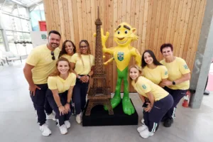Equipe de Ginástica Artística na base do Time Brasil em St Ouen - Foto Gaspar Nóbrega COB