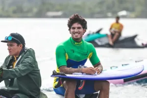 Gabriel Medina na Base do Time Brasil no Taiti. FOTO: William Lucas/COB